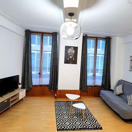 Charmant T2 Meuble Quartier Chateau De 포 외부 사진